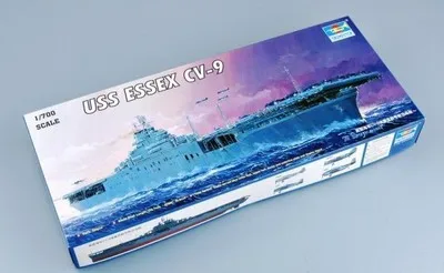 Setovi montaža modela Trubač 05728 1/700 USS Essex CV-9 Slika 0